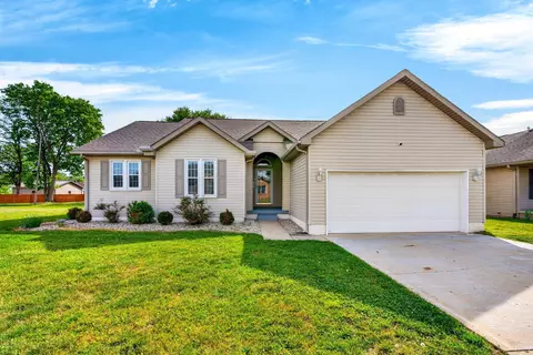 9 Cavalier Ct, Chillicothe, OH 45601