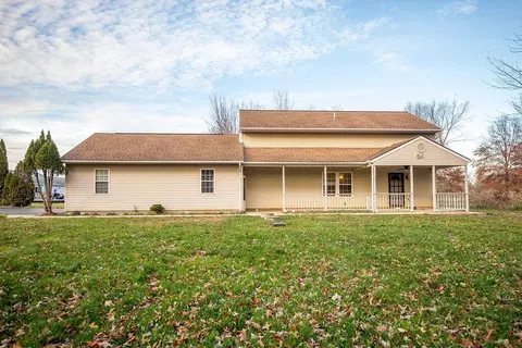 3243 Dixon Rd SW, Pataskala, OH 43062