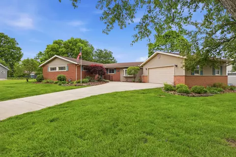 Exterior - 1003 Lynwood Ave, Circleville, OH 43113 photo 6 of 16