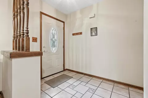 Entry Way - 1003 Lynwood Ave, Circleville, OH 43113 photo 1 of 1
