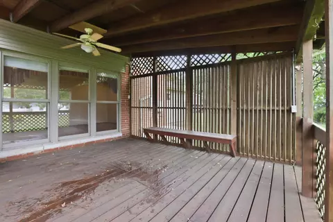 Exterior - 1003 Lynwood Ave, Circleville, OH 43113 photo 10 of 16