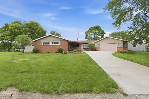 Exterior - 1003 Lynwood Ave, Circleville, OH 43113 photo 2 of 16