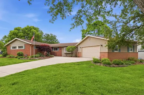 Exterior - 1003 Lynwood Ave, Circleville, OH 43113 photo 3 of 16
