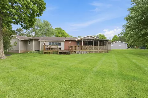 Exterior - 1003 Lynwood Ave, Circleville, OH 43113 photo 7 of 16