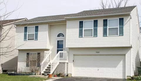 7690 Farm Hill Dr, Blacklick, OH 43004