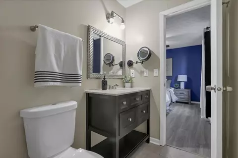 Bath - 3974 Declaration Dr, Columbus, OH 43230 photo 2 of 3