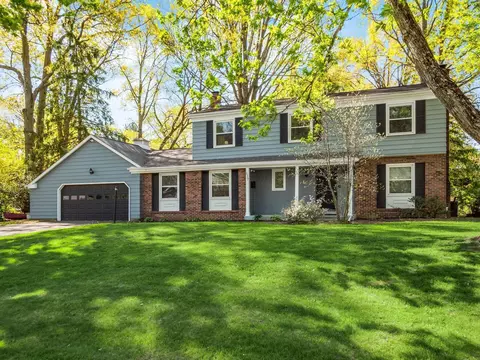 5657 Flintlock Ln, Columbus, OH 43213