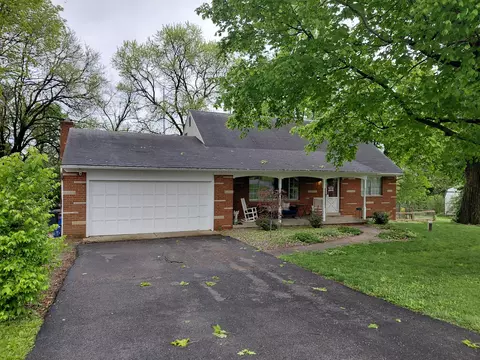 2208 Berry Hill Dr, Grove City, OH 43123
