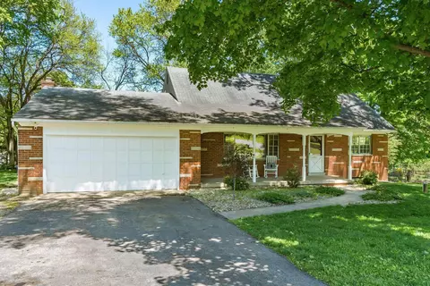 2208 Berry Hill Dr, Grove City, OH 43123