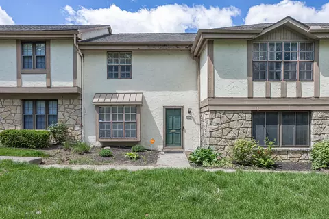 6168 Stornoway Dr S, Columbus, OH 43213