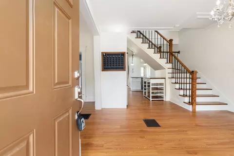 Entry Way - 334 E Morrill Ave, Columbus, OH 43207 photo 1 of 6