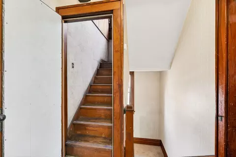 Entry Way - 60 E Hunter, Logan, OH 43138 photo 3 of 4