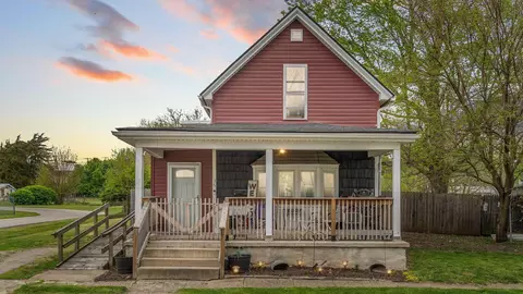 36 Oak St, Mechanicsburg, OH 43044