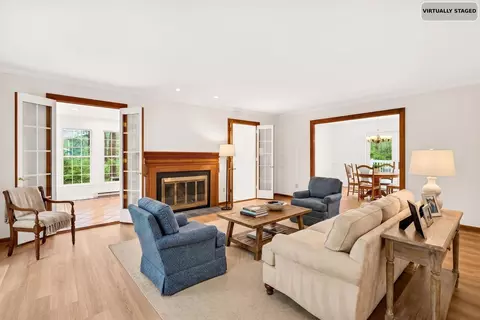 Living - 1978 Timberlake Dr, Delaware, OH 43015 photo 7 of 11