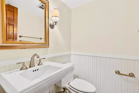 Bath - 1978 Timberlake Dr, Delaware, OH 43015 photo 1 of 5