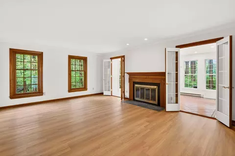 Living - 1978 Timberlake Dr, Delaware, OH 43015 photo 8 of 11