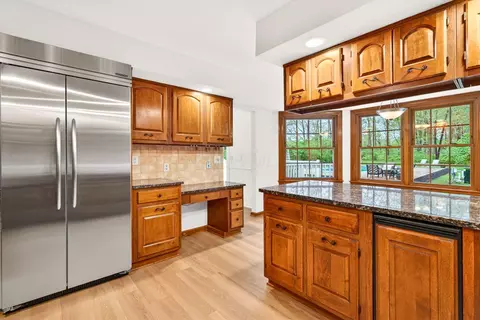Kitchen - 1978 Timberlake Dr, Delaware, OH 43015 photo 5 of 5