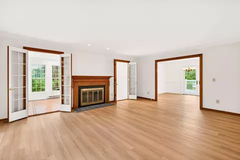 Living - 1978 Timberlake Dr, Delaware, OH 43015 photo 6 of 11