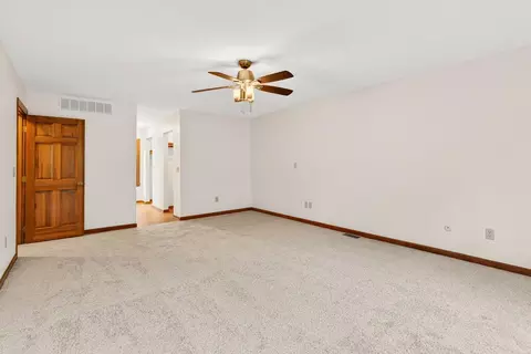 Living - 1978 Timberlake Dr, Delaware, OH 43015 photo 10 of 11