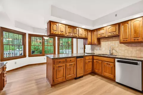 Kitchen - 1978 Timberlake Dr, Delaware, OH 43015 photo 3 of 5