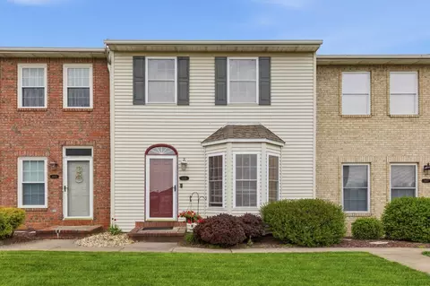 1055 Crestfield St #B, Ontario, OH 44906