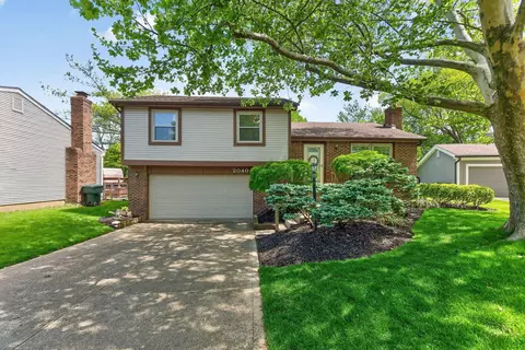 2040 Tuckaway Ct, Columbus, OH 43228