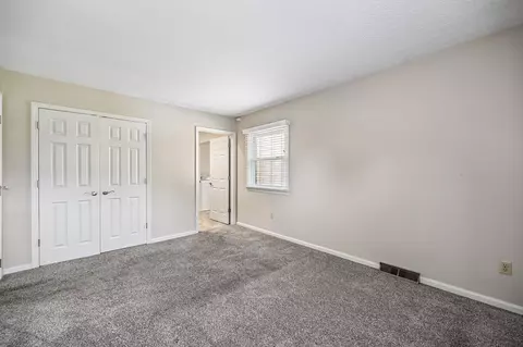 Bedroom - 676 Fairlawn Dr, Circleville, OH 43113 photo 8 of 8