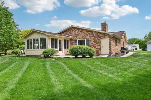 Exterior - 676 Fairlawn Dr, Circleville, OH 43113 photo 11 of 12
