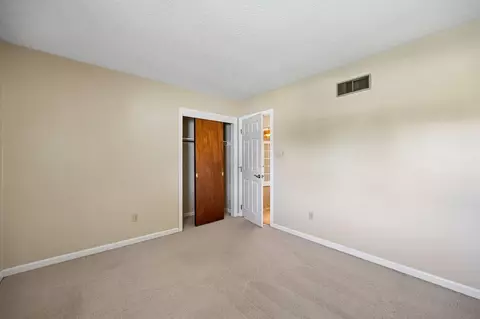 Bedroom - 676 Fairlawn Dr, Circleville, OH 43113 photo 2 of 8