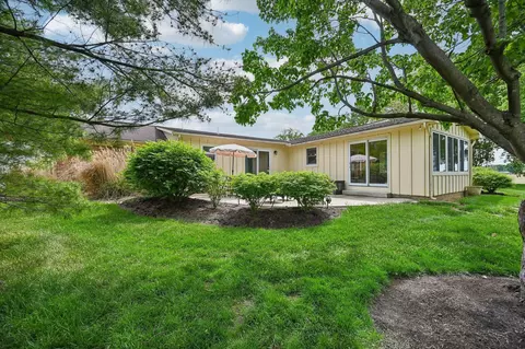 Exterior - 676 Fairlawn Dr, Circleville, OH 43113 photo 9 of 12