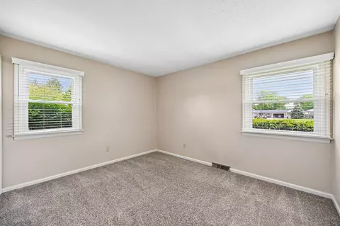 Bedroom - 676 Fairlawn Dr, Circleville, OH 43113 photo 3 of 8