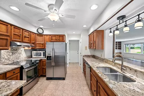 Kitchen - 676 Fairlawn Dr, Circleville, OH 43113 photo 5 of 5