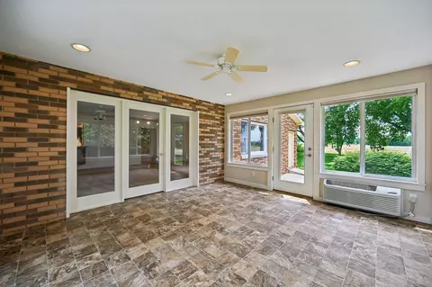 Exterior - 676 Fairlawn Dr, Circleville, OH 43113 photo 7 of 12