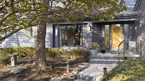 2248 Sandover Rd, Columbus, OH 43220
