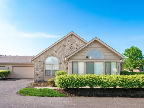 8891 Linksway Dr, Powell, OH 43065