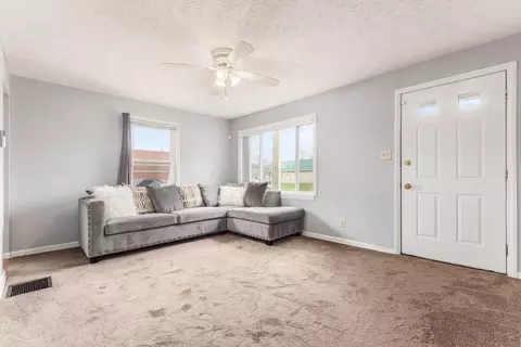 Living - 720 S Hampton Rd, Columbus, OH 43213 photo 2 of 5