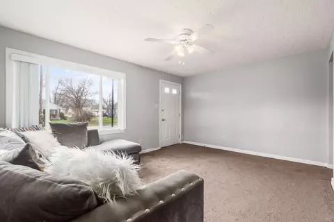 Living - 720 S Hampton Rd, Columbus, OH 43213 photo 3 of 5