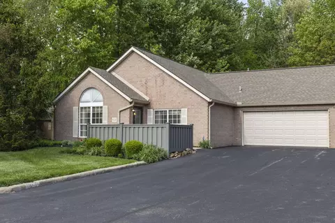 6113 Blendon Chase Dr, Westerville, OH 43081