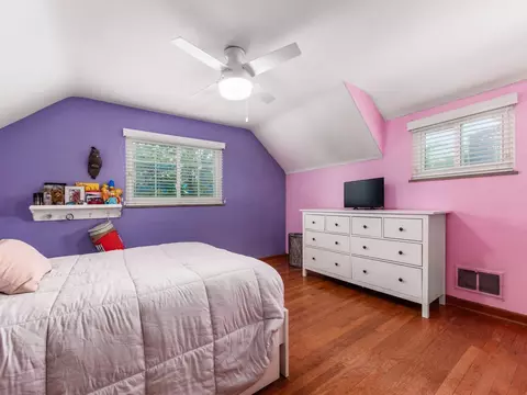 Bedroom - 3186 Mountview Rd, Columbus, OH 43221 photo 4 of 7