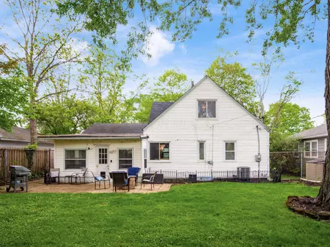Exterior - 3186 Mountview Rd, Columbus, OH 43221 photo 7 of 10