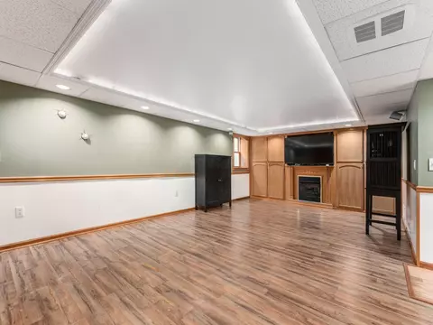 Living - 3186 Mountview Rd, Columbus, OH 43221 photo 4 of 7
