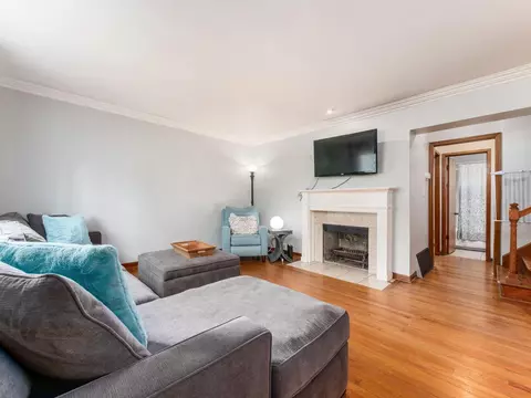 Living - 3186 Mountview Rd, Columbus, OH 43221 photo 1 of 7