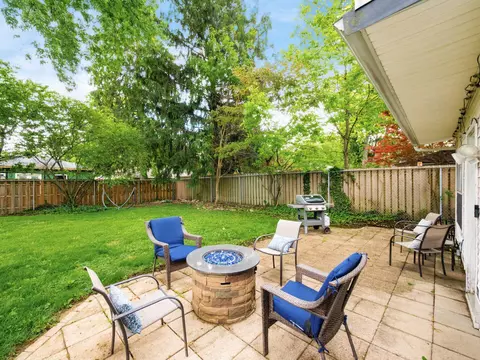 Exterior - 3186 Mountview Rd, Columbus, OH 43221 photo 3 of 10