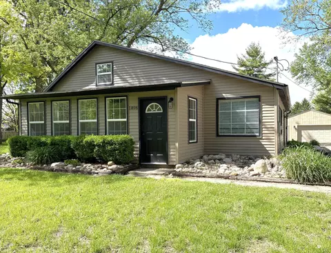 1896 Dyer Rd, Grove City, OH 43123