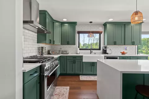 Kitchen - 19 Browning Ct, Dublin, OH 43017 photo 2 of 12
