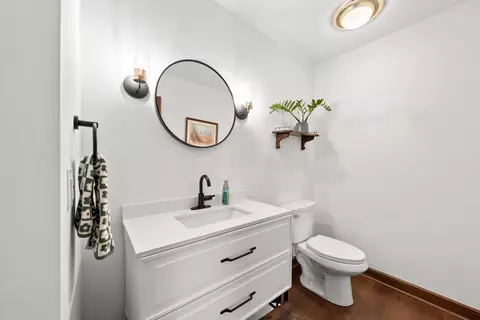 Bath - 19 Browning Ct, Dublin, OH 43017 photo 1 of 12
