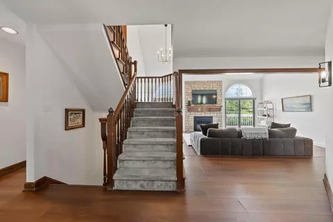 Entry Way - 19 Browning Ct, Dublin, OH 43017 photo 3 of 14