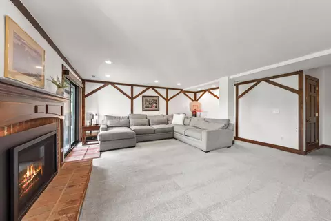 Living - 19 Browning Ct, Dublin, OH 43017 photo 7 of 7