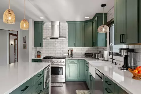 Kitchen - 19 Browning Ct, Dublin, OH 43017 photo 6 of 12