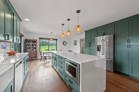 Kitchen - 19 Browning Ct, Dublin, OH 43017 photo 3 of 12
